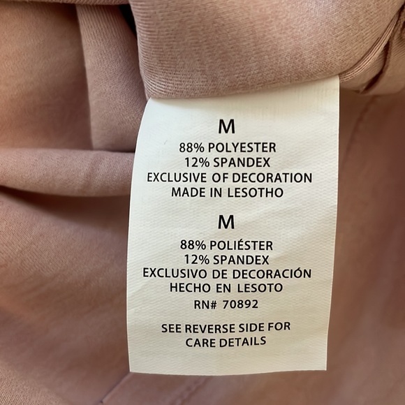 ⛷️NWT Apana Yoga Lifestyle mock neck shirt - size Medium - Picture 7 of 11